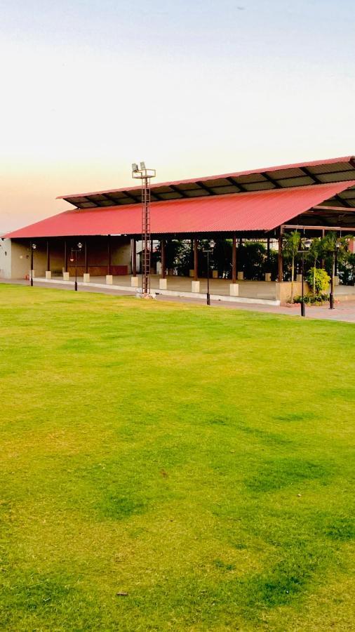 Jaidev Farms And Resort Chhindwāra Exteriör bild